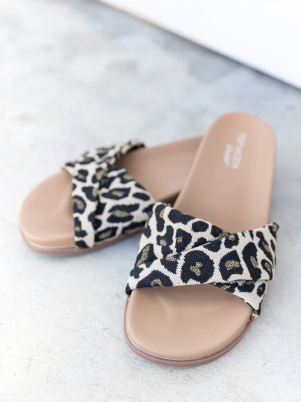 Roolee Top Moda Comfort Slide Leopard Twist Crossband Upper Cushioned Sole Sz 7
